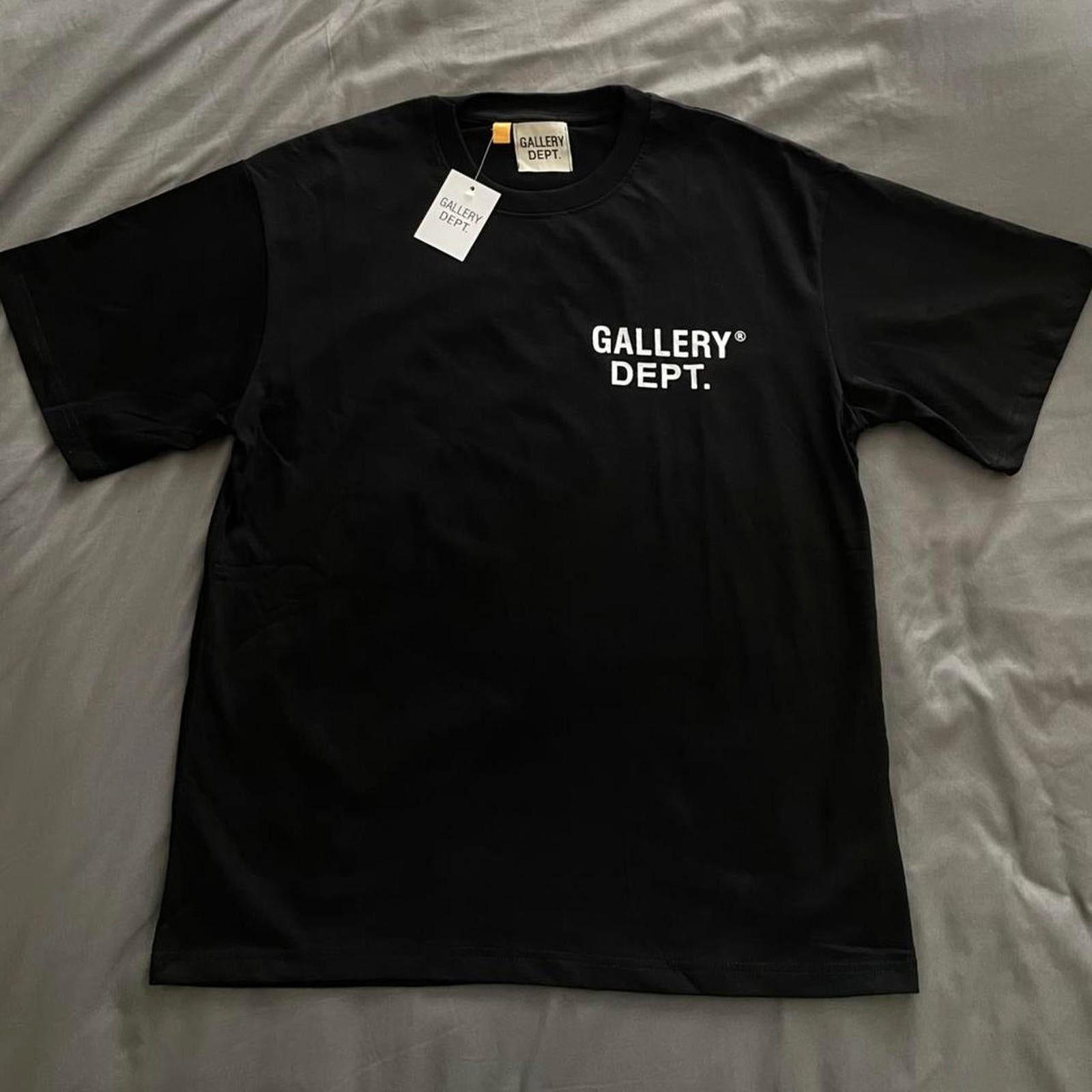 Gallery Dept. Men's Black Tshirt