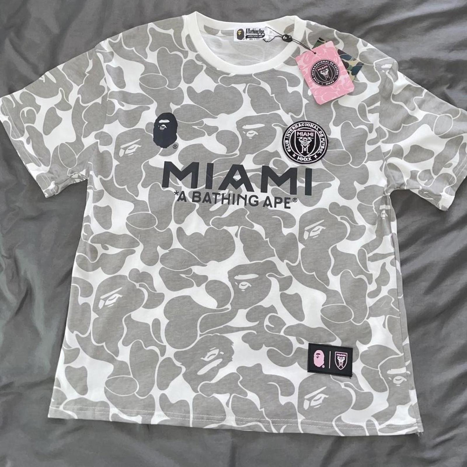 BAPE Men's Grey Tshirt
