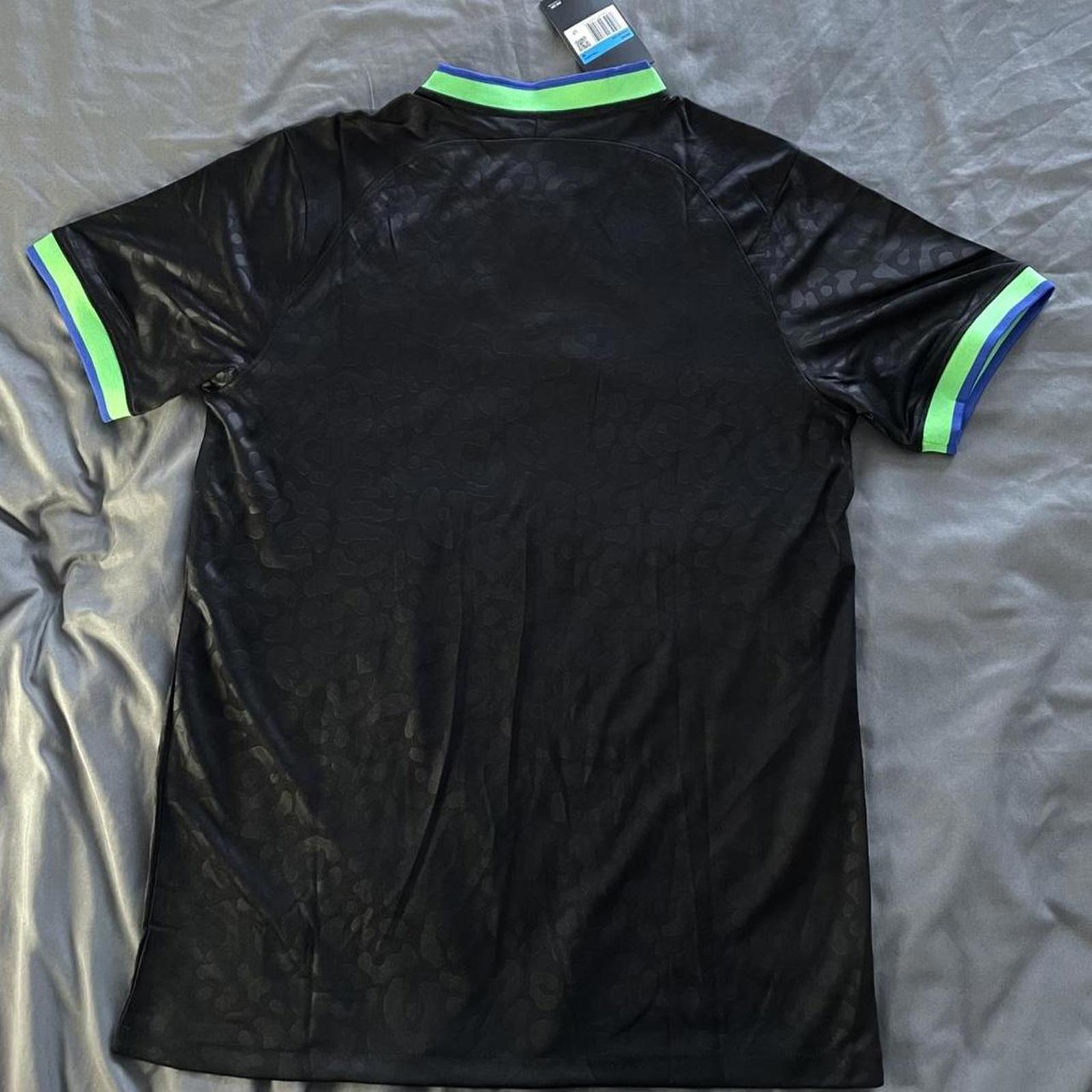 Nike Men's Black and Multi Tshirt