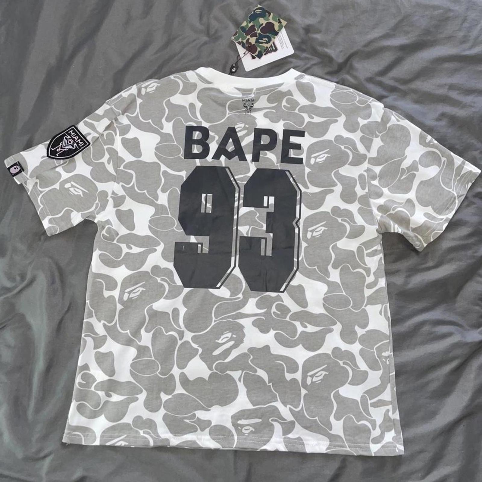 BAPE Men's Grey Tshirt