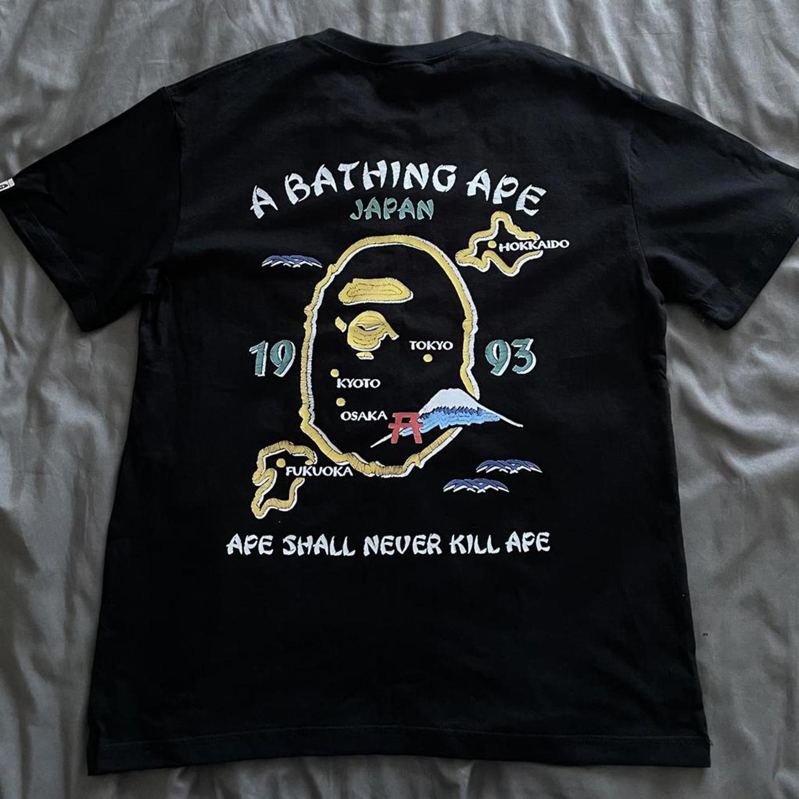 BAPE Men's Black Tshirt