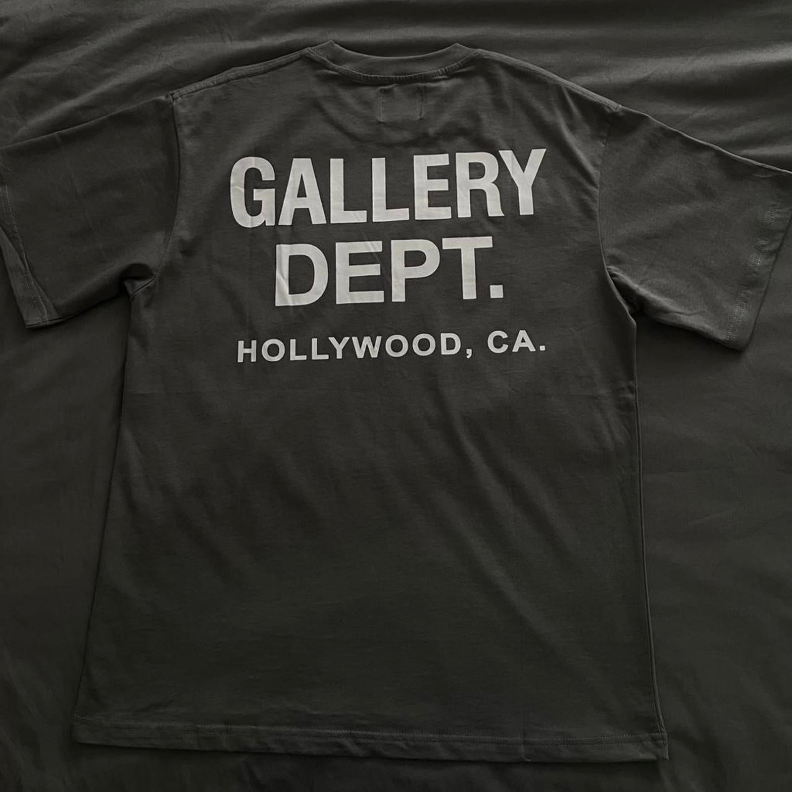 Gallery Dept. Men's Grey Tshirt