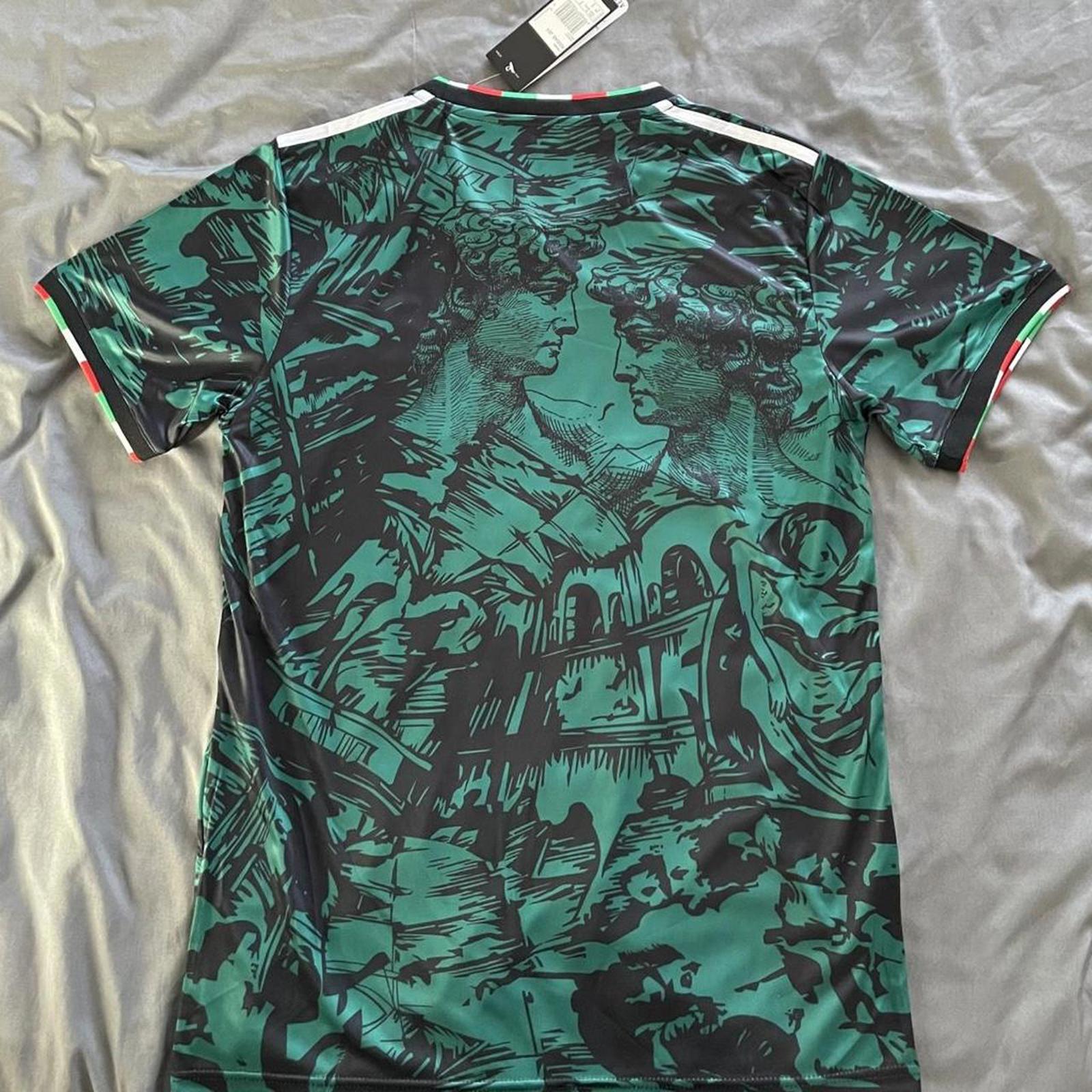 Stüssy Men's Green and Multi Tshirt